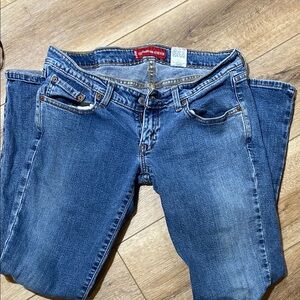 Blue low rise levi jeans.